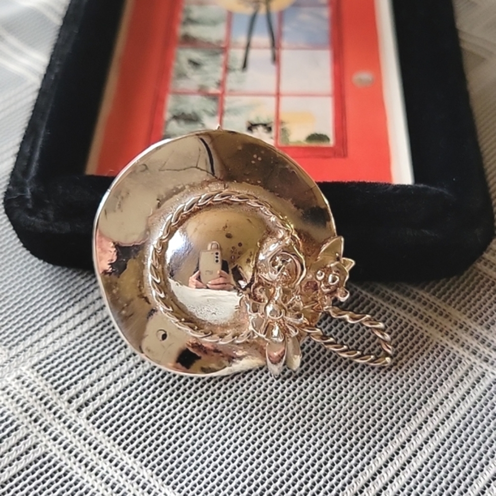Susan Foster Artistic Triumphs Hat Brooch